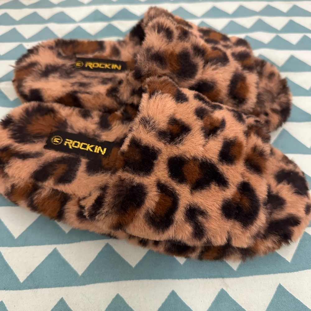 Leopard Print Slippers Rockin Foot Wear size Medium